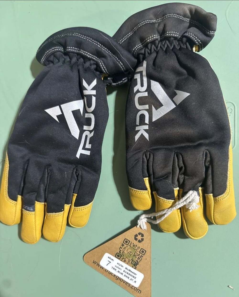 Truck MxMaster Waterproof Gloves Size 7 Sunshine Leather